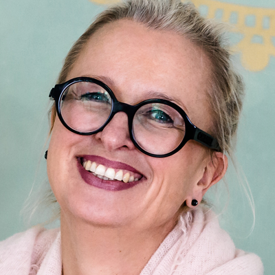 Christina-Faller-400×400 Christina Faller Yogalehrerin UNIT Yoga Wiesbaden