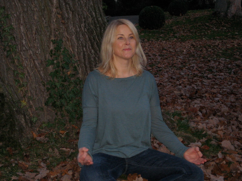 Iris Schwarz Yogalehrerin UNIT Yoga